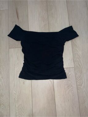 Hollister Off-shoulder top